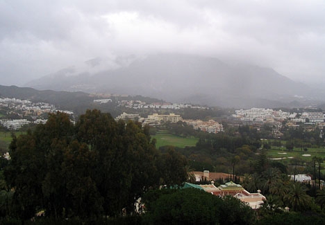 Augustiregn är ovanligt på Costa del Sol, men startade redan 27 augusti och väntas pågå i flera dagar.