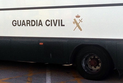 Tusentals rikspoliser är sedan mer än en vecka särskilt kommenderade till Katalonien, från övriga Spanien.