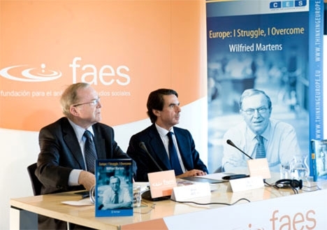 Stiftelsen FAES leds av tidigare regeringschefen José María Aznar (t.h.). Foto: European Peoples Party/Wikimedia Commons