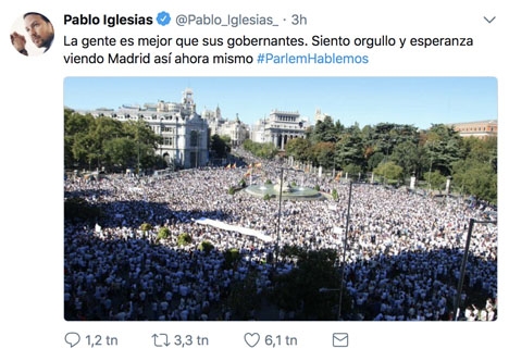 Ledaren för Podemos Pablo Iglesias lovordar uppslutningen kring manifestationen vid Cibeles.