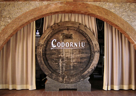 Ett av de företag som annonserat att de flyttar sitt säte från Katalonien är den ansedda cava-producenten Codorniú. Foto: LimoWreck/Wikimedia Commons