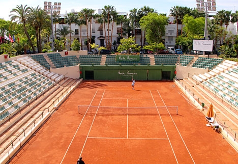 Läktarna vid centercourten i Puente Romano Tennis Club ska utökas för att rymma 10 000 åskådare.