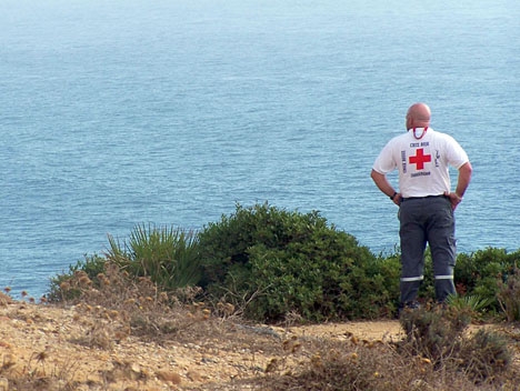 Spanska Röda korset tvingas närmast dagligen undsätta flyktingar vid den andalusiska kusten. Foto: Cruz Roja Barbate