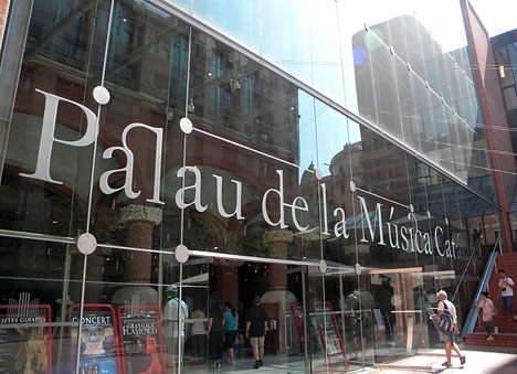 Mutorna kamouflerades som kulturbidrag till Palau de la Música i Barcelona. Foto: Pili Redondo Rodríguez/Wikimedia Commons