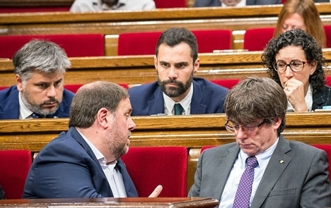Samarbetet mellan de tre katalanska separatistpartierna ser ut att definitivt ha spruckit och Puigdemont ger i hemlighet slaget som förlorat. Foto: Parlament de Catalunya