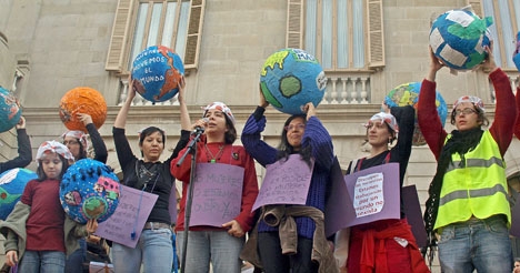Tidigare manifestation i Barcelona under Internationella kvinnodagen. Foto: Mutari/Wikimedia Commons