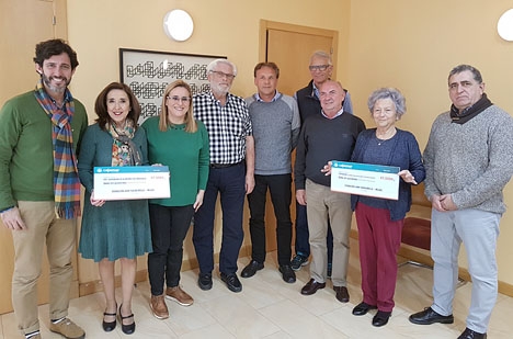 Borgmästaren i Fuengirola Ana Mula närvarade vid överlämnandet av bidragen till Fuensocial samt AFA. Foto: Ayto de Fuengirola