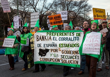 Demonstranter mot svindlet med preferensaktier. Foto: Barcex/Wikimedia Commons