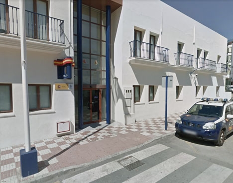 Flickan gjorde anmälan hos nationalpolisen i Estepona. Foto: Google Maps