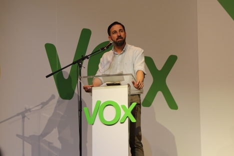VOX leds av Santiago Abascal. Foto: Derechaunion/Wikimedia Commons