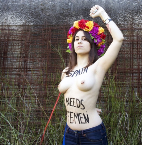 Femens anhängare genomför regelbundet manifestationer barbröstade, även i Spanien. Foto: Lara Newell/Wikimedia Commons