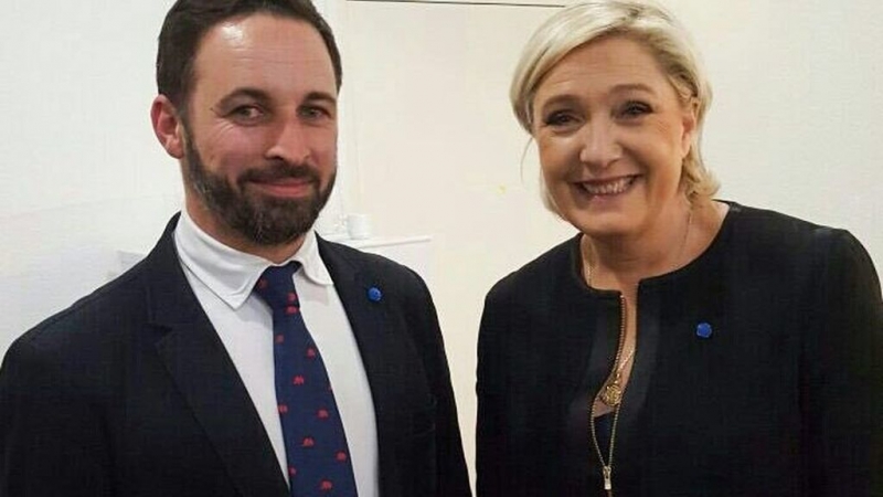 Marie Le Pen var en av de första att gratulera Vox-ledaren Santiago Abascal till valframgången i Andalusien. De har onekligen mycket gemensamt. Foto: Twitter