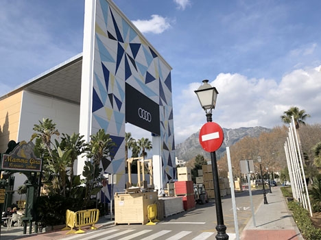 I tre veckor har Audi förberett för evenemanget i kongresspalatset i Marbella.