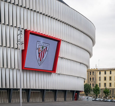 Nära 50 000 åskådare såg mötet mellan Athlétic de Bilbaos och Atlético Madrids damlag i San Mamés. Foto: Basotxerri/Wikimedia Commons