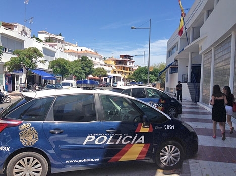 Brottet anmäldes hos Policía Nacional i Marbella.