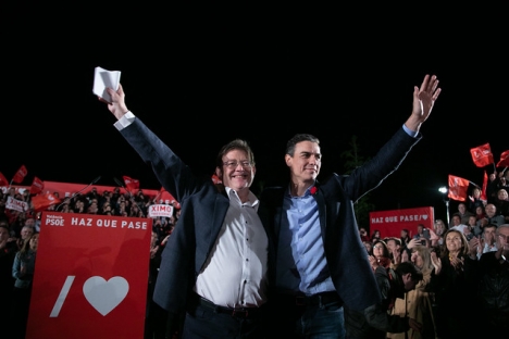 Ximo Puig och Pedro Sánchez avslutade kampanjen tillsammans i Valencia och går vinnande ur sina respektive val.