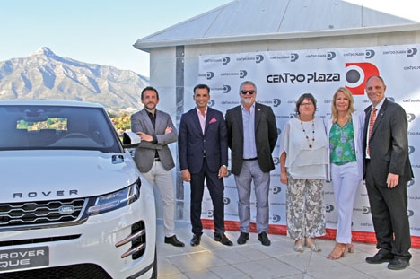 Daniel Merino, säljchef för Jaguar-Land Rover, Carlos García Perujo, ansvarig för Centro Plaza, Jim Broberg, byggföretagare, Garbriela Scattolo, direktör för IKEA Málaga, Gunnel Bergman från Gunnel´s Zuecos och kvällens moderator Mats Björkman.