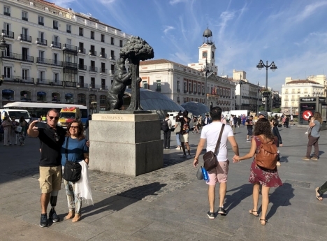 Privattrafik tillåts på nytt ända in i kärnan av Madrid, som Puerta del Sol.