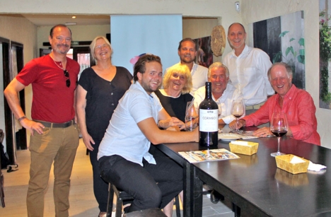 Den här gången var det idel svenska företagare på kammarträffen, som hölls i vinbaren El Secreto de Baco.