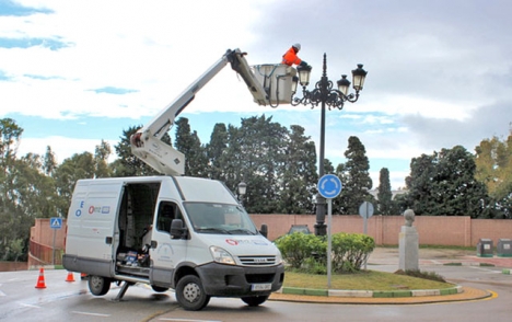 Enligt Estepona kommuns siffror kommer investeringen i led-lampor vara täckt om drygt tio år. Foto: Ayto de Estepona