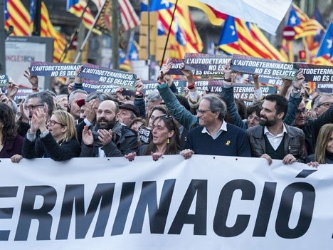 Det väntas omfattande manifestationer mot straffen för de åtalade katalanska separatistledarna. Foto: Òmnium Cultutal/Wikimedia Commons ARKIVBILD