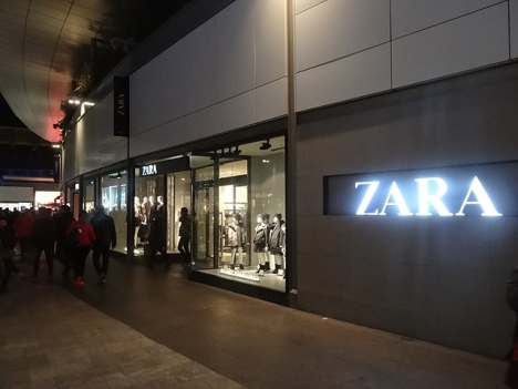 Inditex omfattar kedjor som Zara och Massimo Dutti och är det bolag där löneklyftorna är störst. Foto: Jordiferrer/Wikimedia Commons