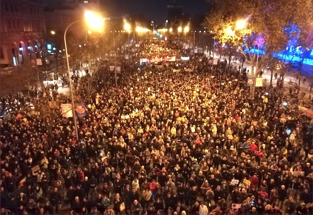 Demonstranterna fyllde den centrala avenyn La Castellana i Madrid. Foto: Pedro Armestre/
@greenpeace_esp