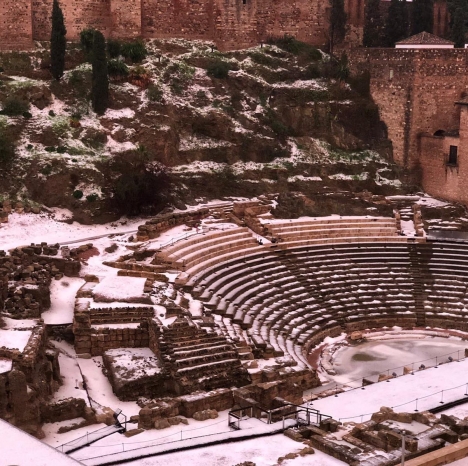 Antonio Banderas delade detta foto på Facebook av romerska teatern och uppmuntrade de som ska besöka Málaga under den stundande Goya-galan att ta med skidorna.