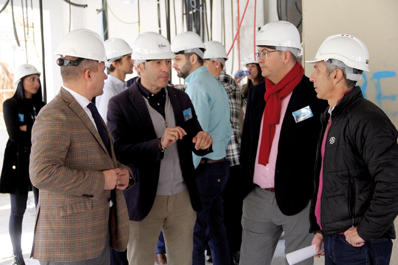 Borgmästaren Víctor Navas inspekterar byggandet av Webhelps nya center i Benalmádena, som från och med våren kommer att inrymma drygt 800 anställda. De flesta av dem skandinaver.