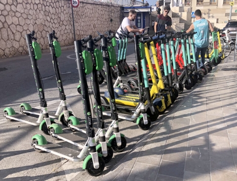 Scooterparkering i Málaga.