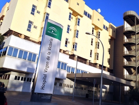 Antalet bekräftade smittfall på Costa del Sol är nu uppe i sju personer, av vilka en 73-årig man vårdas på intensiven på universitetssjukhuset i Málaga.