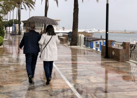 Det blir tillfälle att damma av paraplyerna på Costa del Sol till nästa vecka.