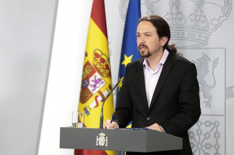 Socialministern Pablo Iglesias presenterade paketet, efter ministermötet 31 mars.