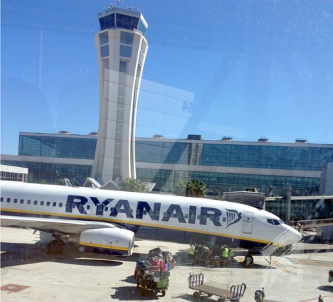 Málaga är en av blott fem spanska flygplatser, dit det tills vidare tillåts internationella ankomster.