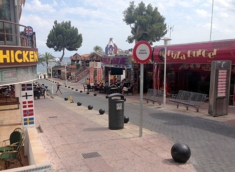 Turistorter som Magaluf, på Mallorca, kan bli de första i Spanien som åter får ta emot turister.
