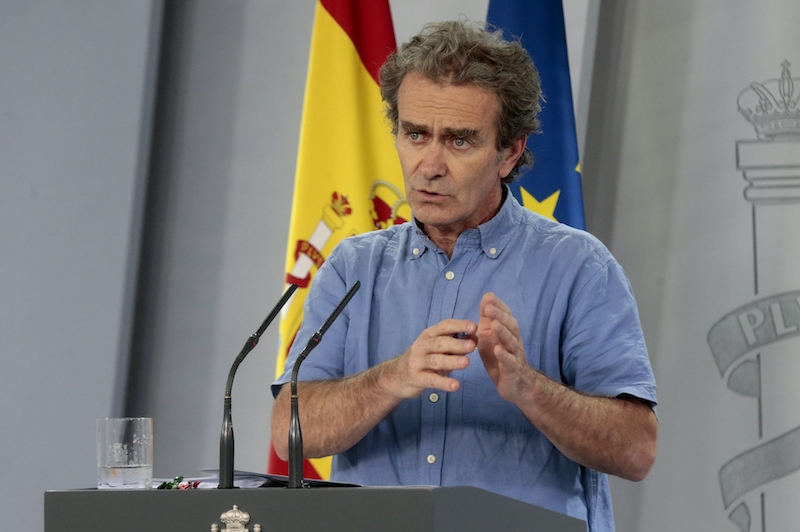 Smittskyddsläkare Fernando Simón anser inte att Spanien skulle befinna sig i en andra virusvåg och hänvisar till att smittsituationen i olika delar av landet skiljer sig kraftigt.