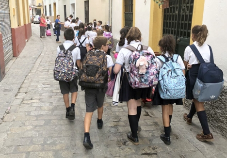 Den andalusiska regionalmyndigheten är fast besluten att barnen ska tillbaka till skolan i september.