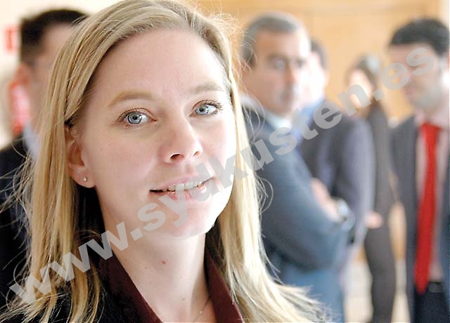 Mari Sörnell är chefssekretarer på företagsorganisationen CIT Marbella. Hon arbetar med  information på olika språk till medlemmarna och verkar genom organisationen för att återupprätta Marbellas anseende.