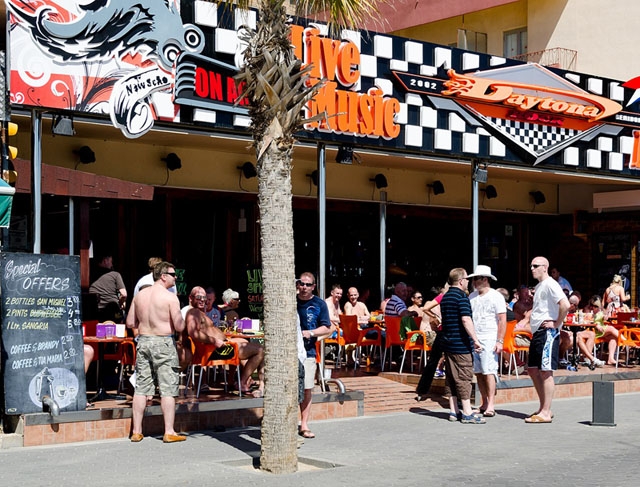 Uteservering i Benidorm. ARKIVBILD