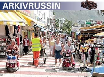 Till Los Cristianos på Tenerife kommer svenskarna framför allt av hälsoskäl. Värmen gör gott för onda leder, kommunen har satsat mycket på handikappanpassning och rullstolar är ett vanligt inslag på strandpromenaden.