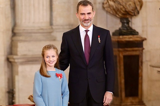 Redan första veckan i skolan har en klasskamrat till kronprinsessan Leonor testats positiv för Covid-19.