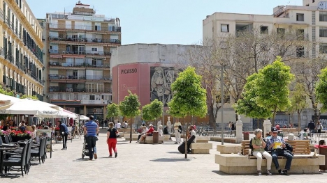 Byggnaden som revs förra hösten, ligger till höger i bild. Här under har arkeologerna nu funnit lämningar från belägringen av Málaga 1487. Foto: Banja-Frans Mulder/Wikimedia Commons