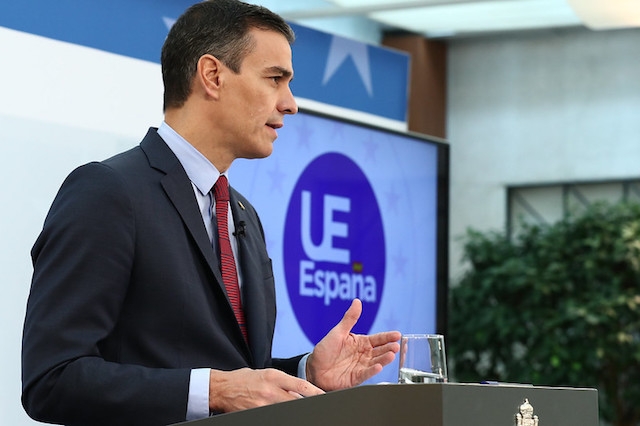 Pedro Sánchez är redo att åter utlysa nationellt nödläge för att undvika en massiv utresa från Madrid.