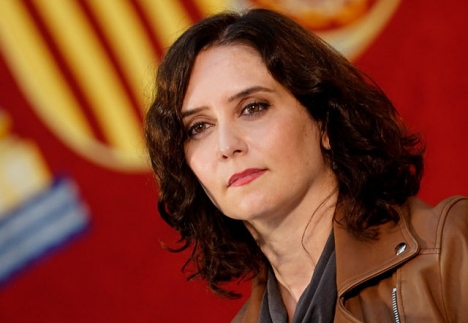 Madrids regionalpresident Isabel Díaz Ayuso har tagit in på ett sådant villospår att både partikamrater och regeringskollegor tar avstånd från henne. Foto: Comunidad de Madrid