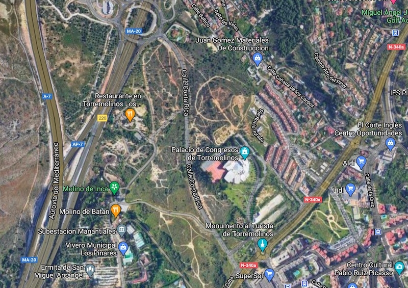 En anmälan mot kommunen för makroprojektet i Torremolinos, norr om kongresspalatset, har fått regionaldomstolen att upphäva stadsplanen från 2019. Foto: Google Maps