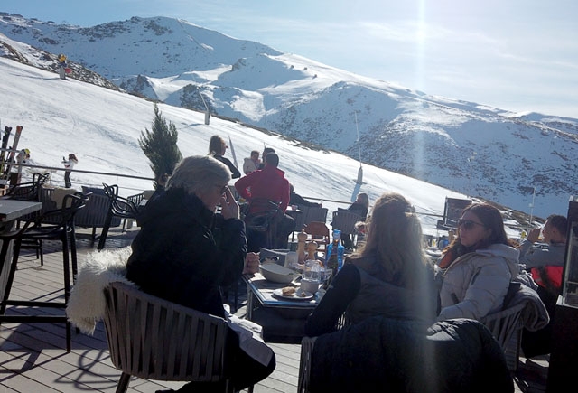 Starten av skidsäsongen i Sierra Nevada skjuts upp på obestämd framtid.