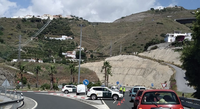 Guardia Civil, liksom Policía Nacional och Policía Local, har order att stoppa ej behöriga från inresa till kommunerna på Costa Tropical. Foto: Ayto de Almuñécar