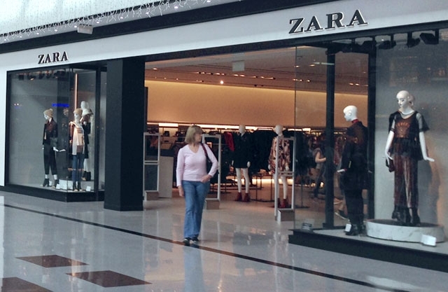 Zara är en av kedjorna som drabbas av Inditex omorganisation. Till april slår 18 butiker med 350 anställda igen.