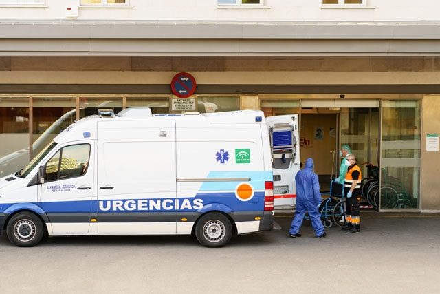De senaste dygnen har antalet inlagda Covid-patienter ökat med mer än tusen personer om dagen.