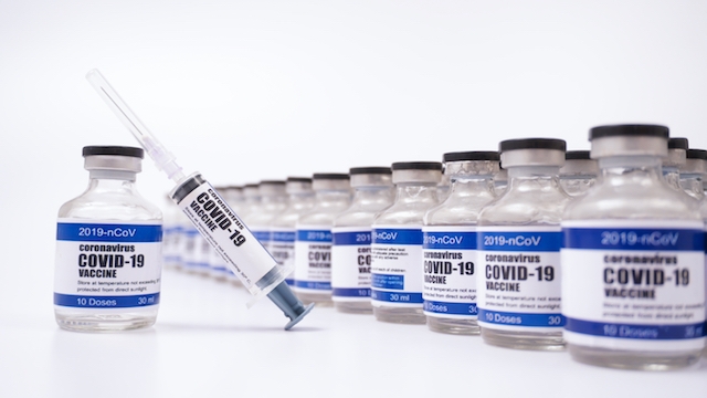 Det spanska vaccinationsprogrammet riskerar att inte hålla, på grund av störningar i leveranserna av doserna,